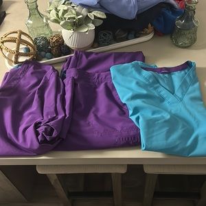 carhartt scrub set (with extra top)